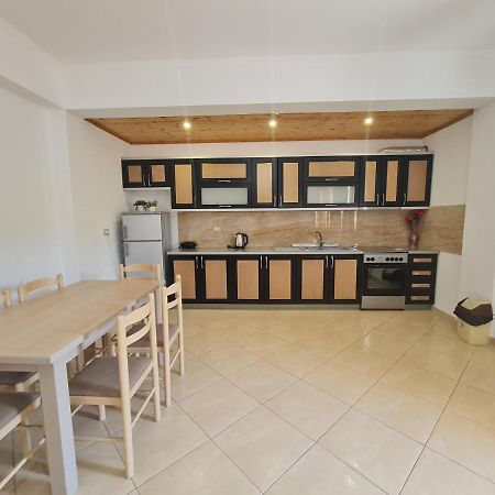 Glow Two Bedroom Apartment Ksamil Esterno foto