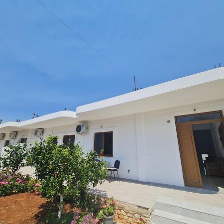 Glow Two Bedroom Apartment Ksamil Esterno foto