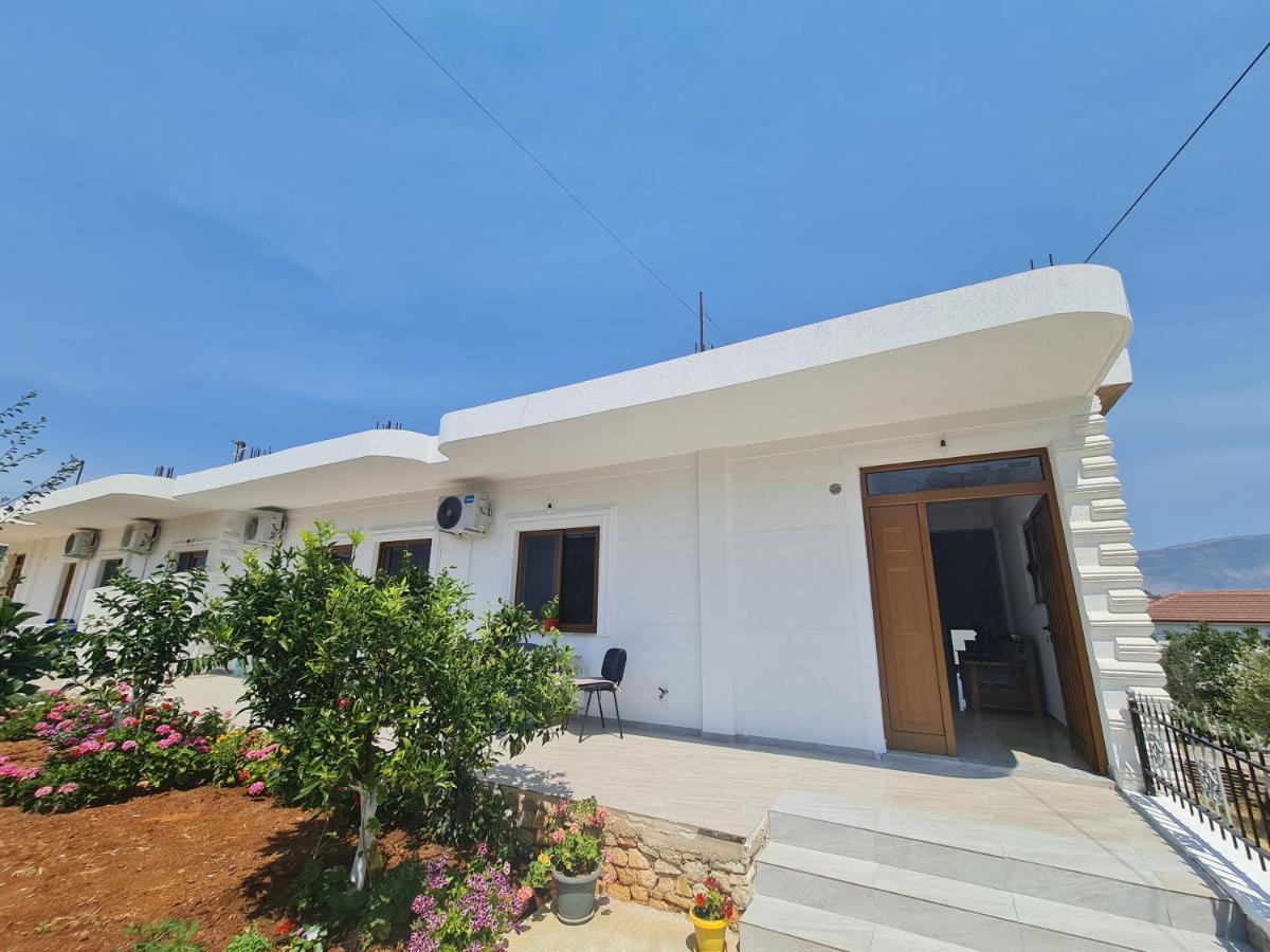 Glow Two Bedroom Apartment Ksamil Esterno foto